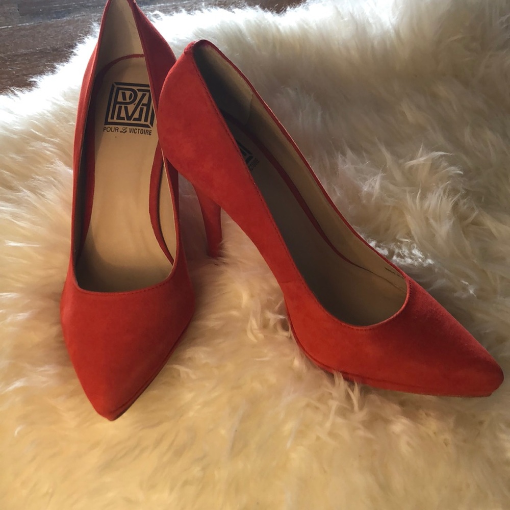 Pour La Victoire Orange Suede Heels